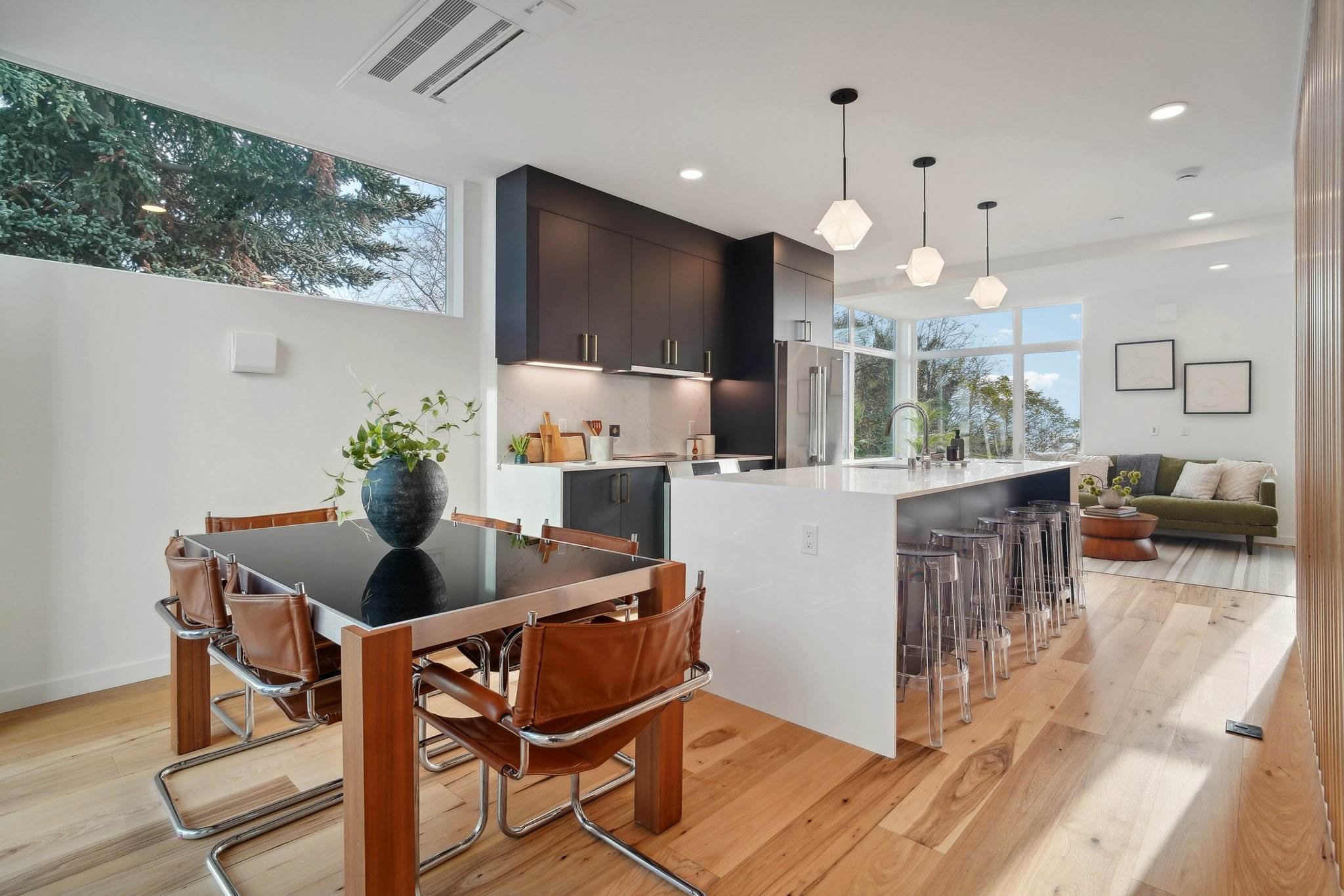 515 Howe St, Seattle, WA 98109