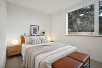 515 Howe St, Seattle, WA 98109