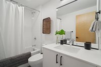 515 Howe St, Seattle, WA 98109