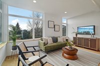 515 Howe St, Seattle, WA 98109