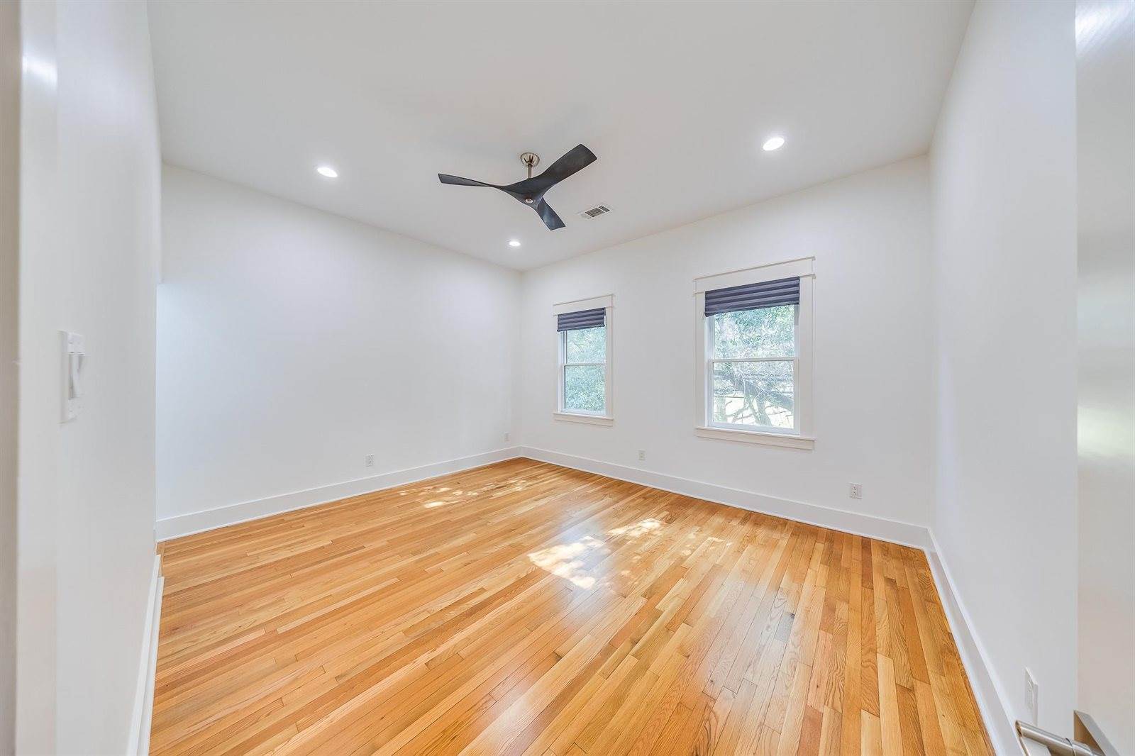 1900 Hawthorne Street, Houston, TX 77098