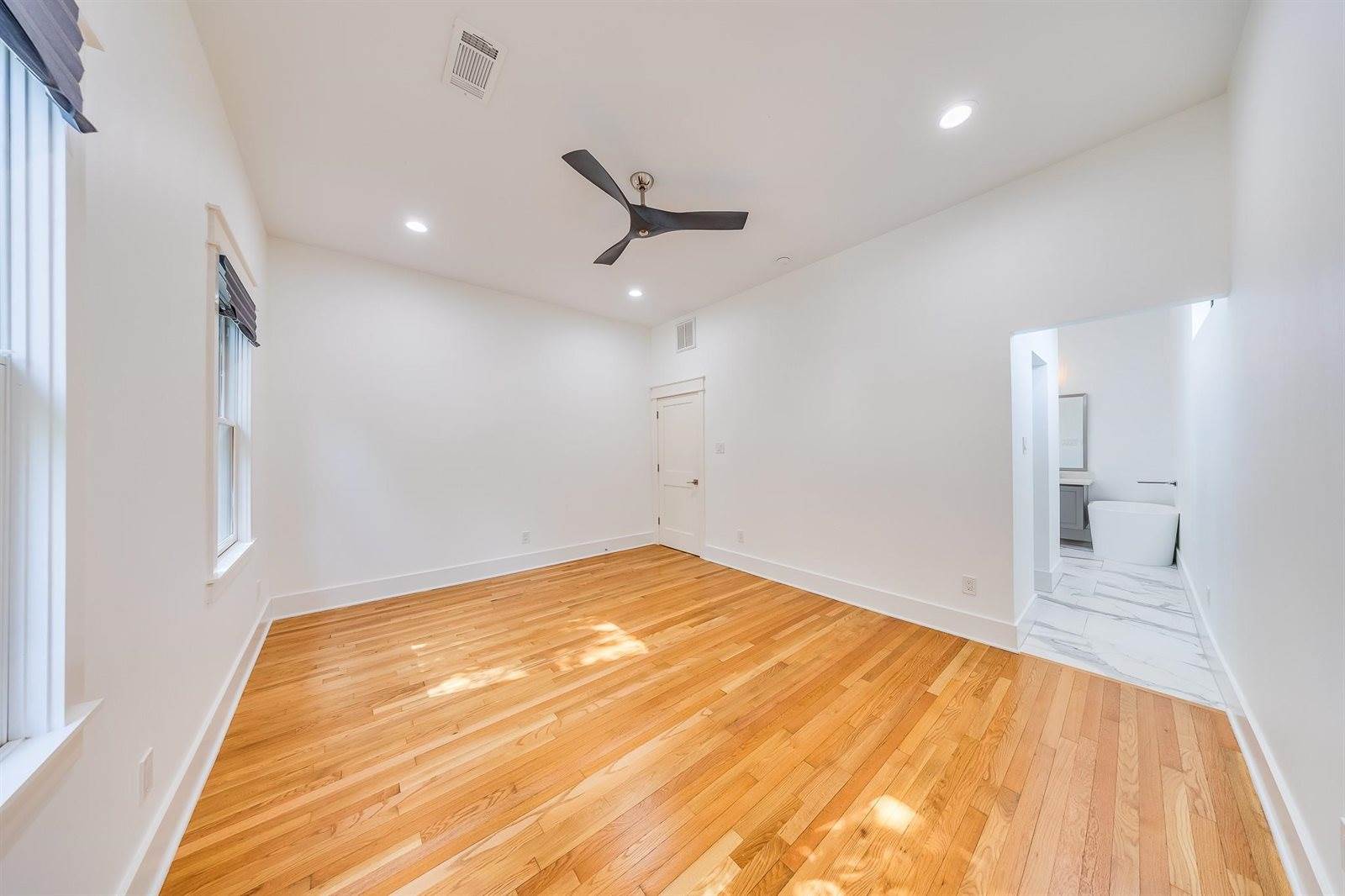 1900 Hawthorne Street, Houston, TX 77098