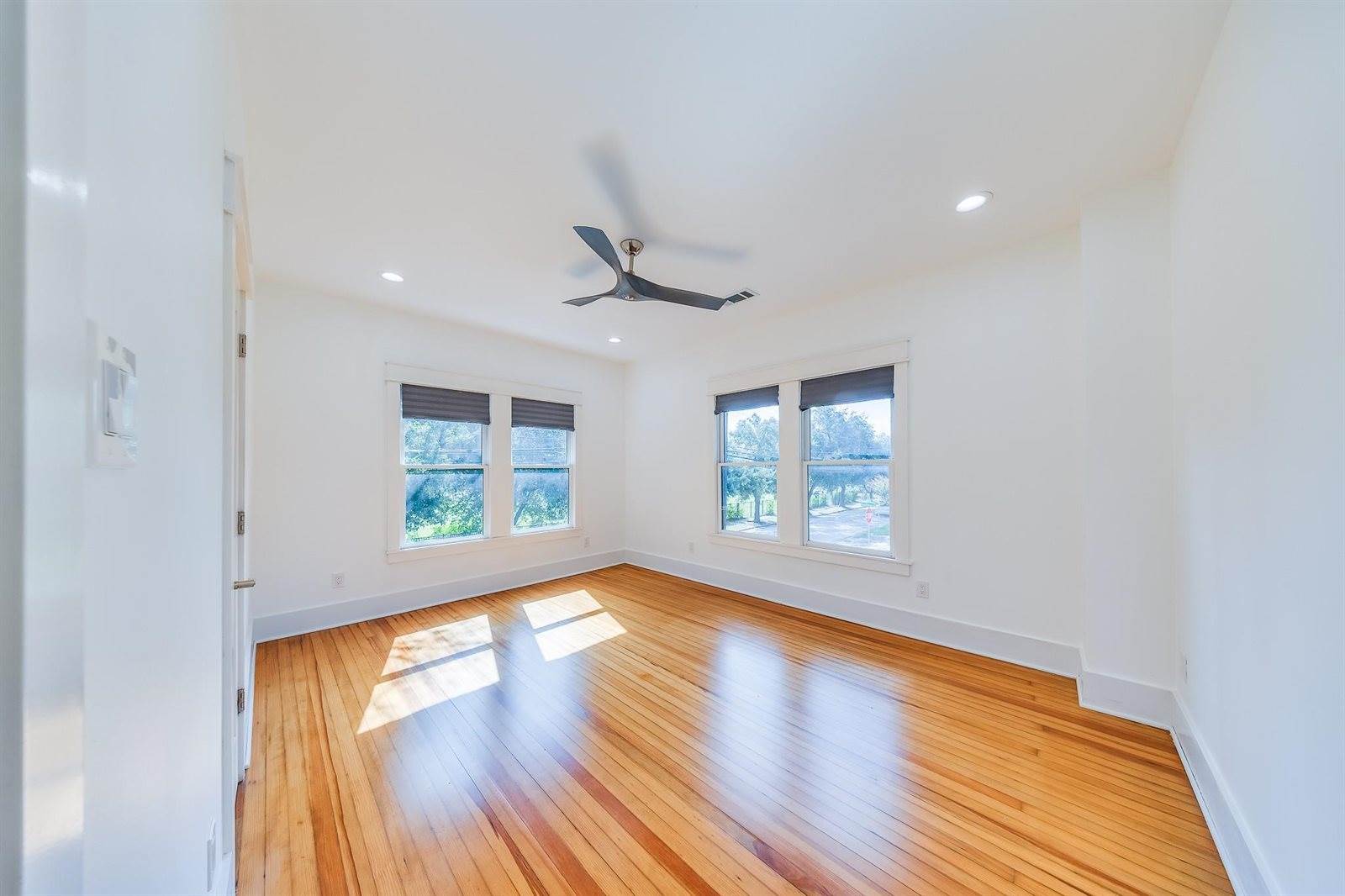 1900 Hawthorne Street, Houston, TX 77098