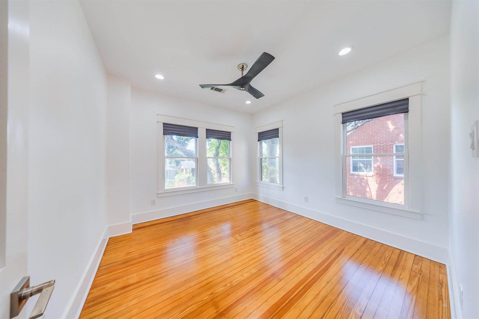 1900 Hawthorne Street, Houston, TX 77098