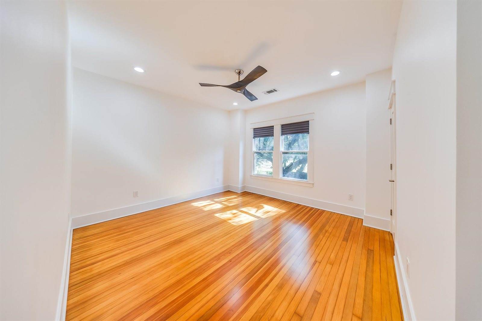 1900 Hawthorne Street, Houston, TX 77098