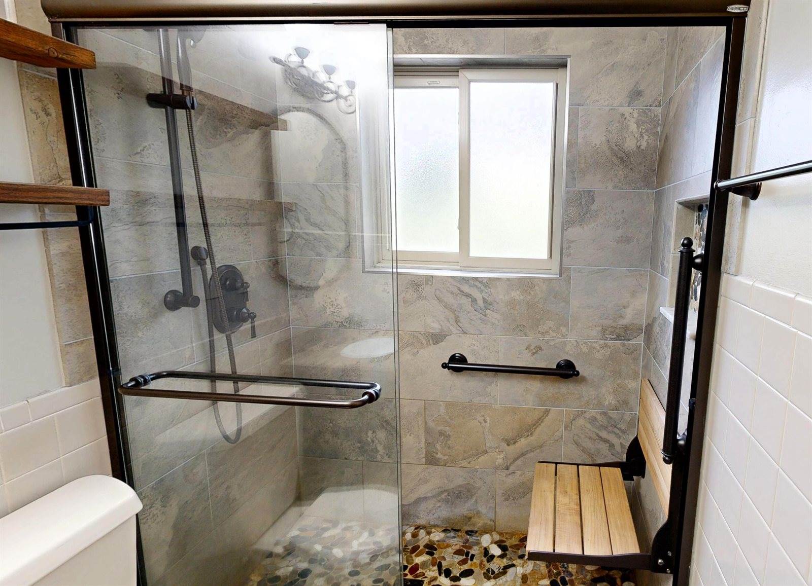 409 Garland Ct, Waukesha, WI 53188