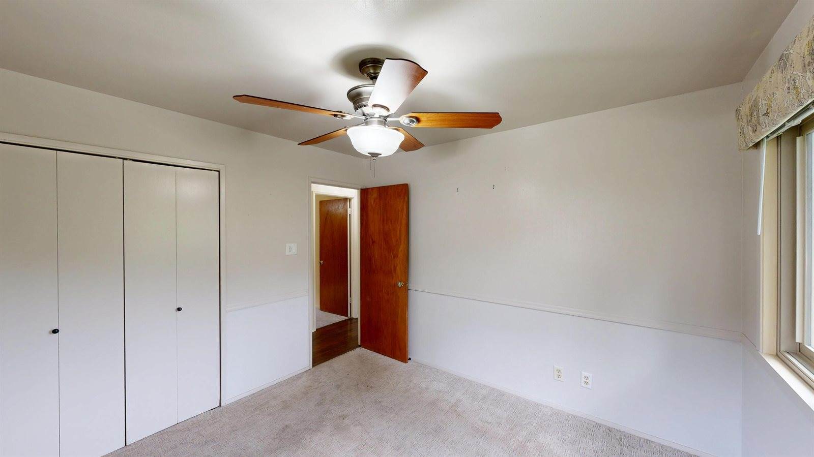 409 Garland Ct, Waukesha, WI 53188