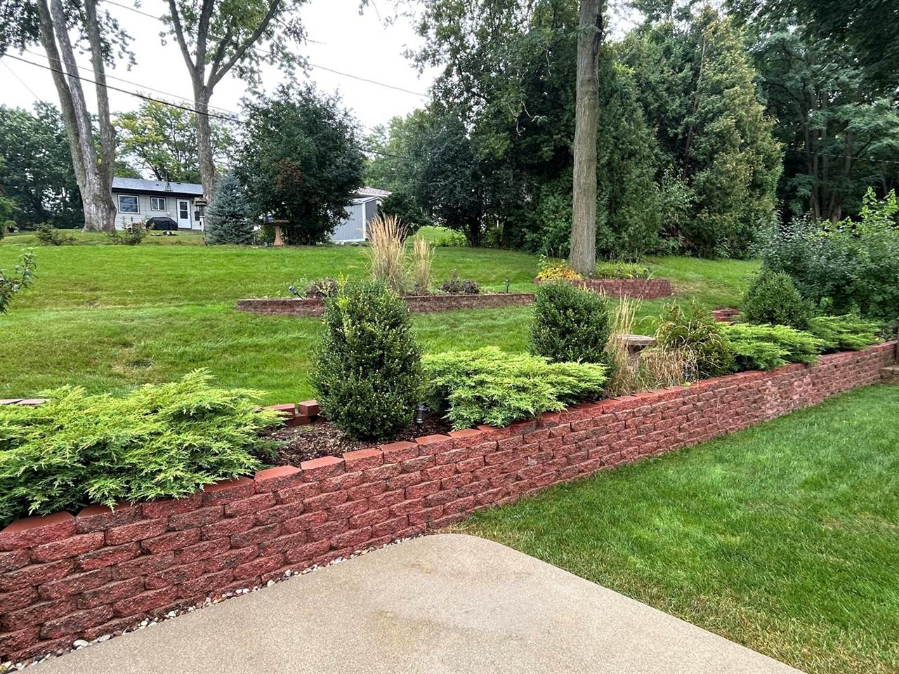 409 Garland Ct, Waukesha, WI 53188