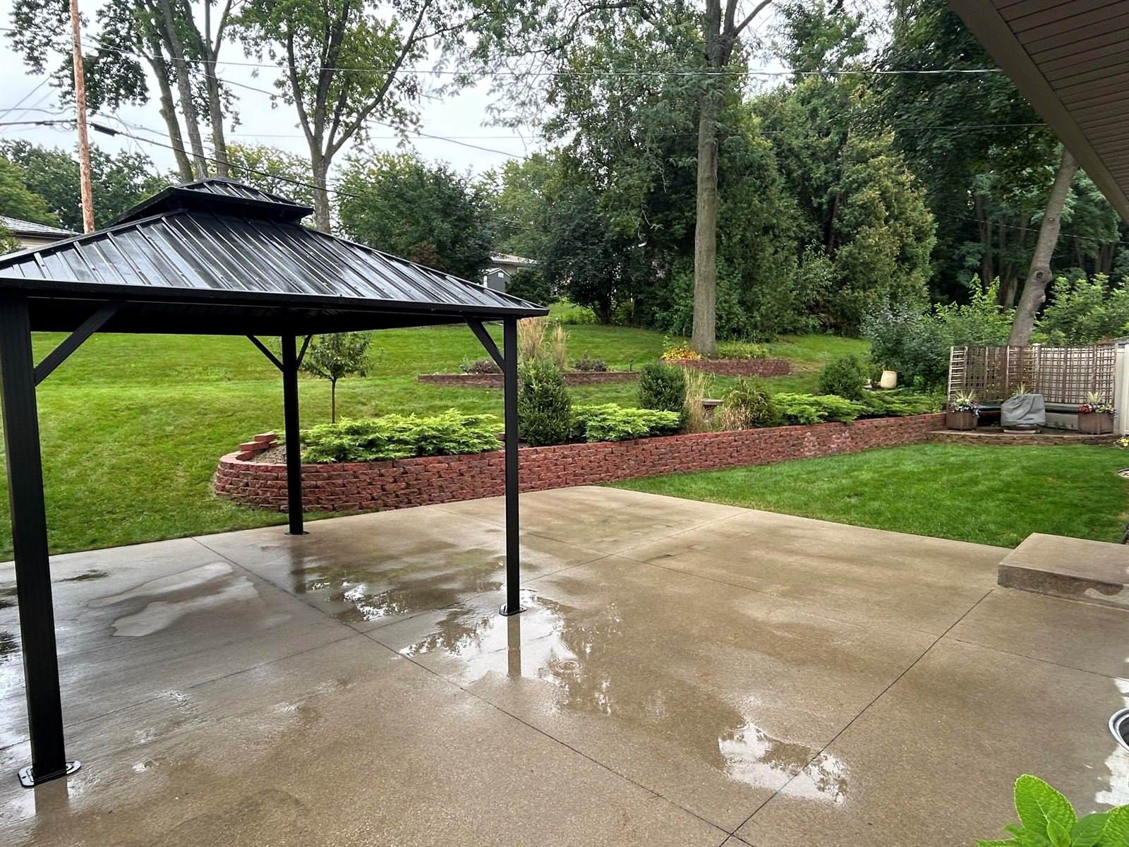 409 Garland Ct, Waukesha, WI 53188