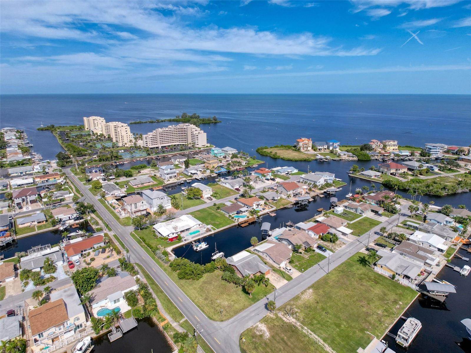 13738 Victor Avenue, Hudson, FL 34667