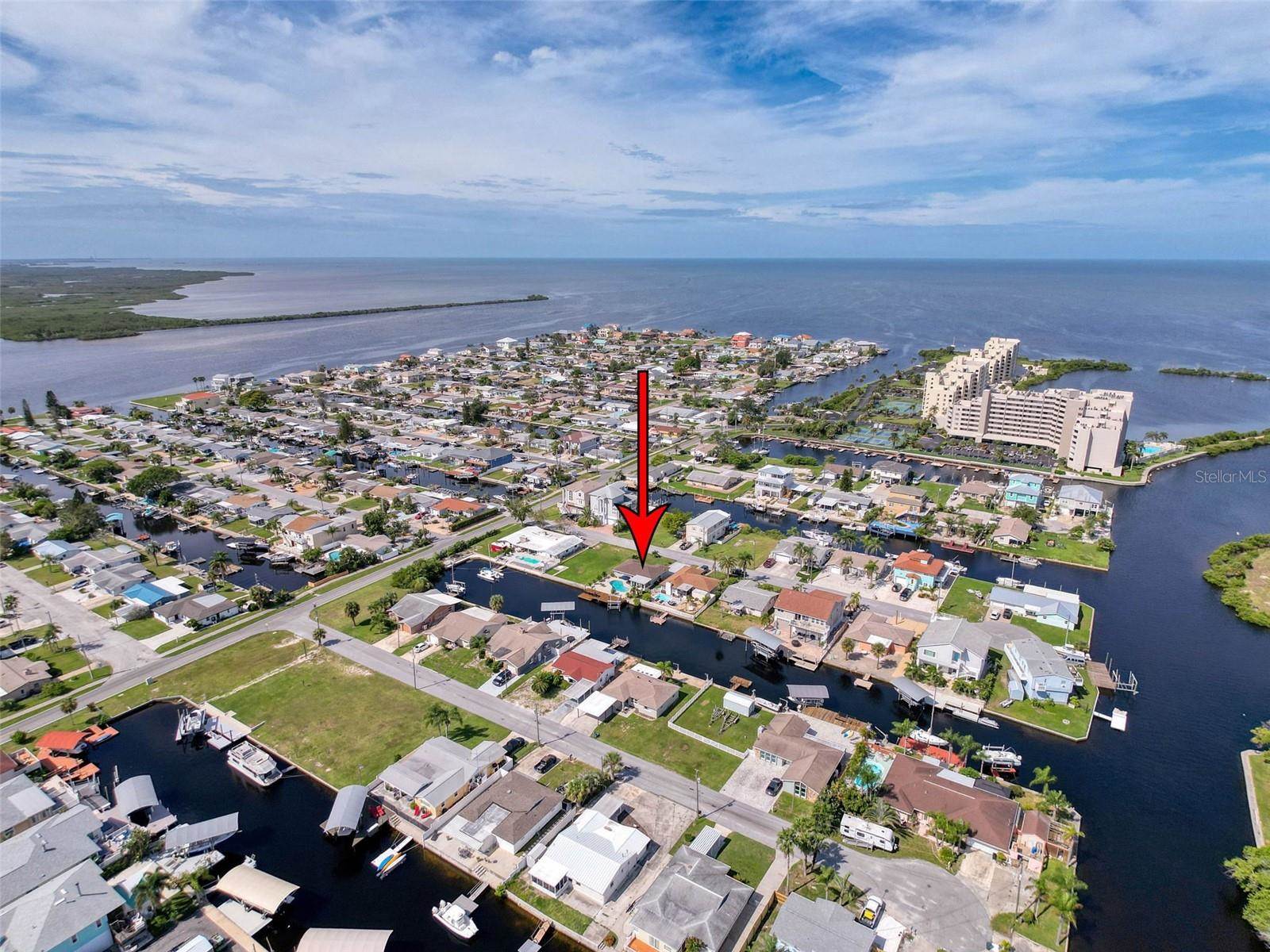 13738 Victor Avenue, Hudson, FL 34667