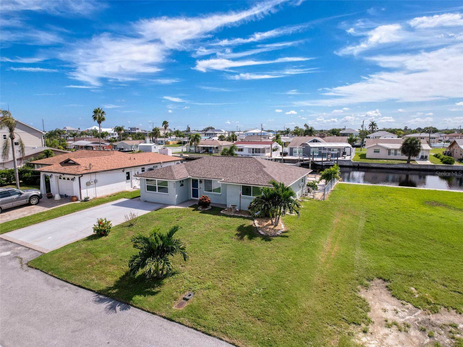 13738 Victor Avenue, Hudson, FL 34667