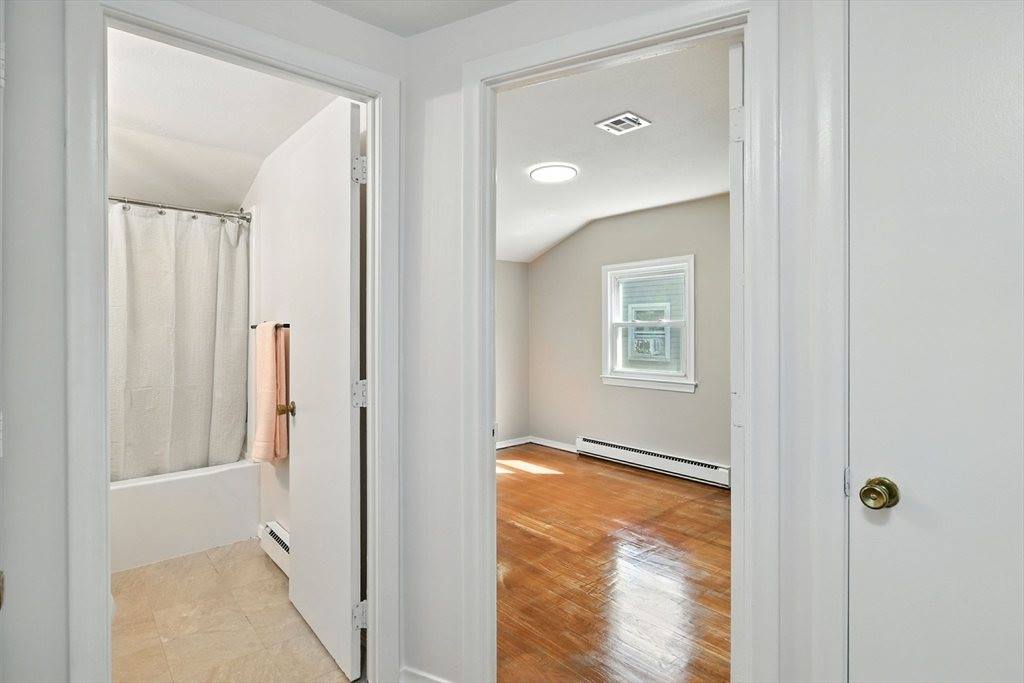 26-28 Moulton St, Springfield, MA 01118