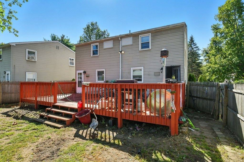 26-28 Moulton St, Springfield, MA 01118