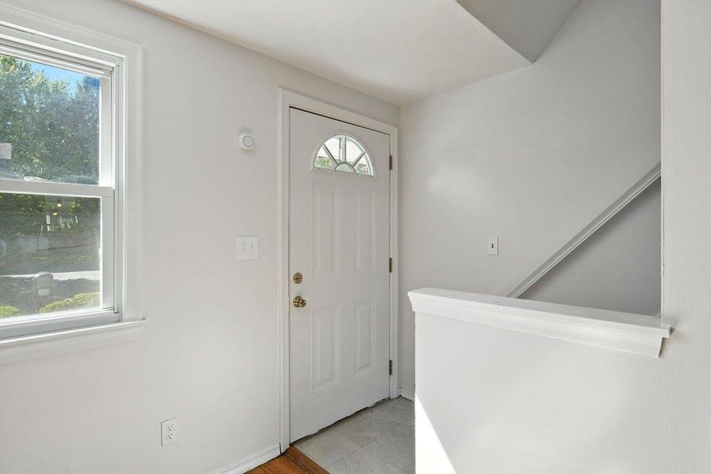 26-28 Moulton St, Springfield, MA 01118