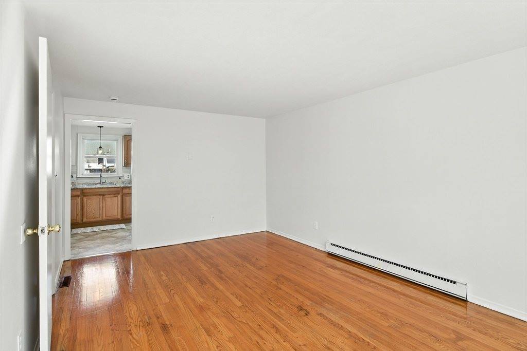 26-28 Moulton St, Springfield, MA 01118