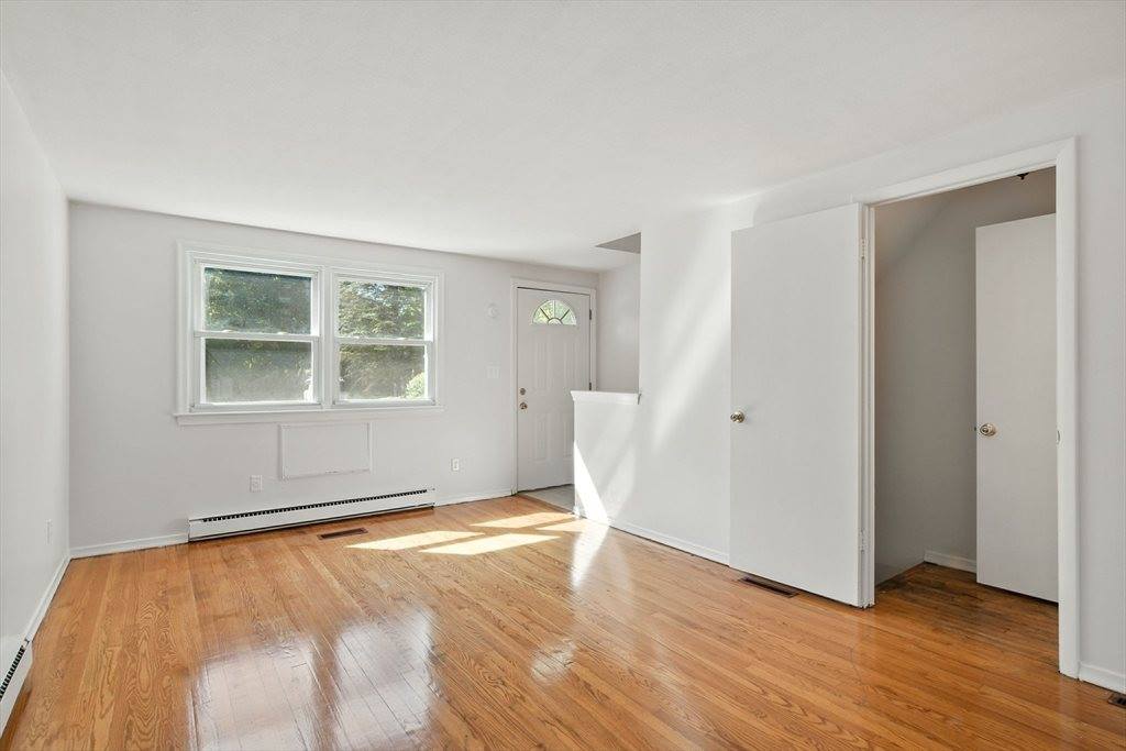 26-28 Moulton St, Springfield, MA 01118