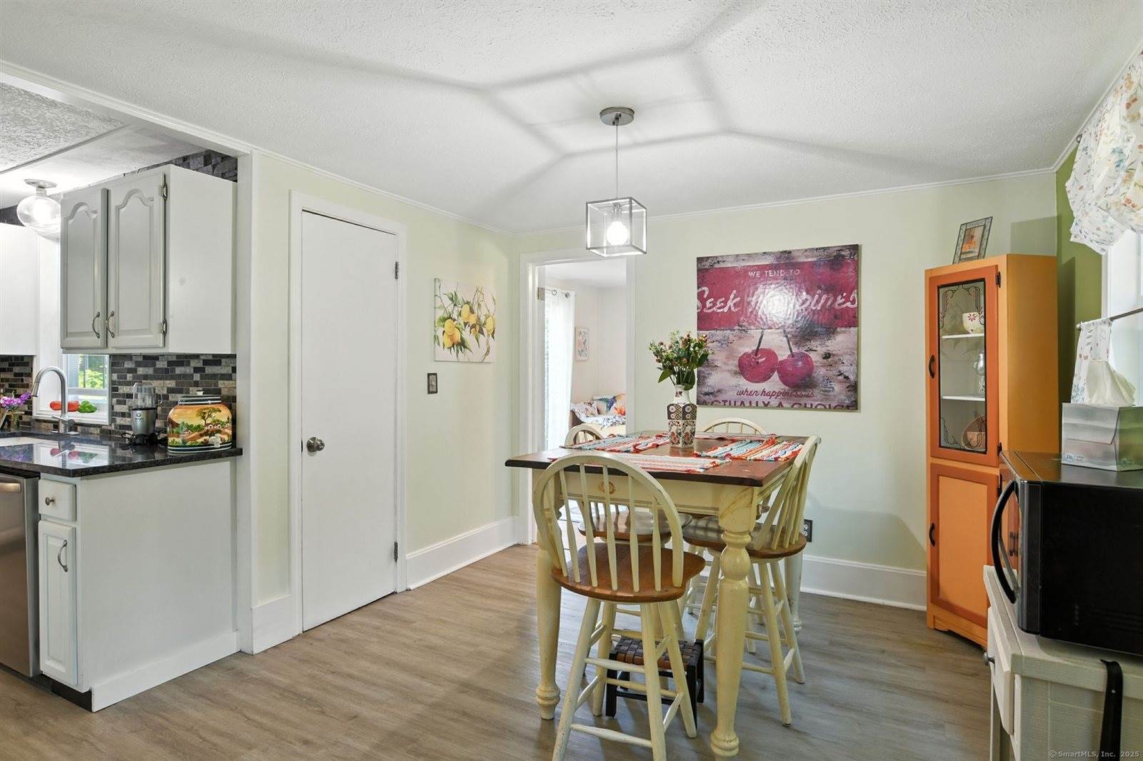 14 Avon, Enfield, CT 06082