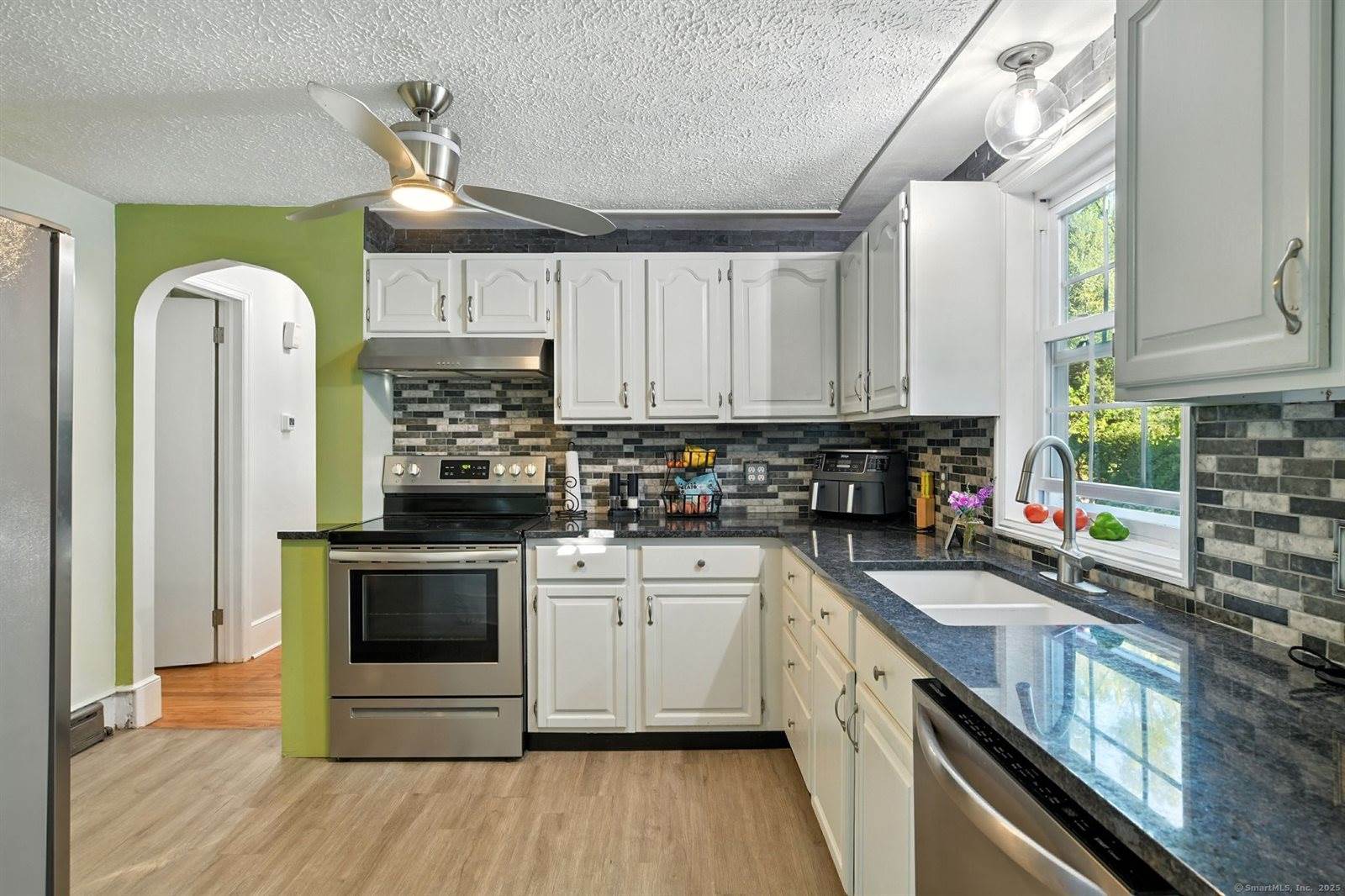 14 Avon, Enfield, CT 06082