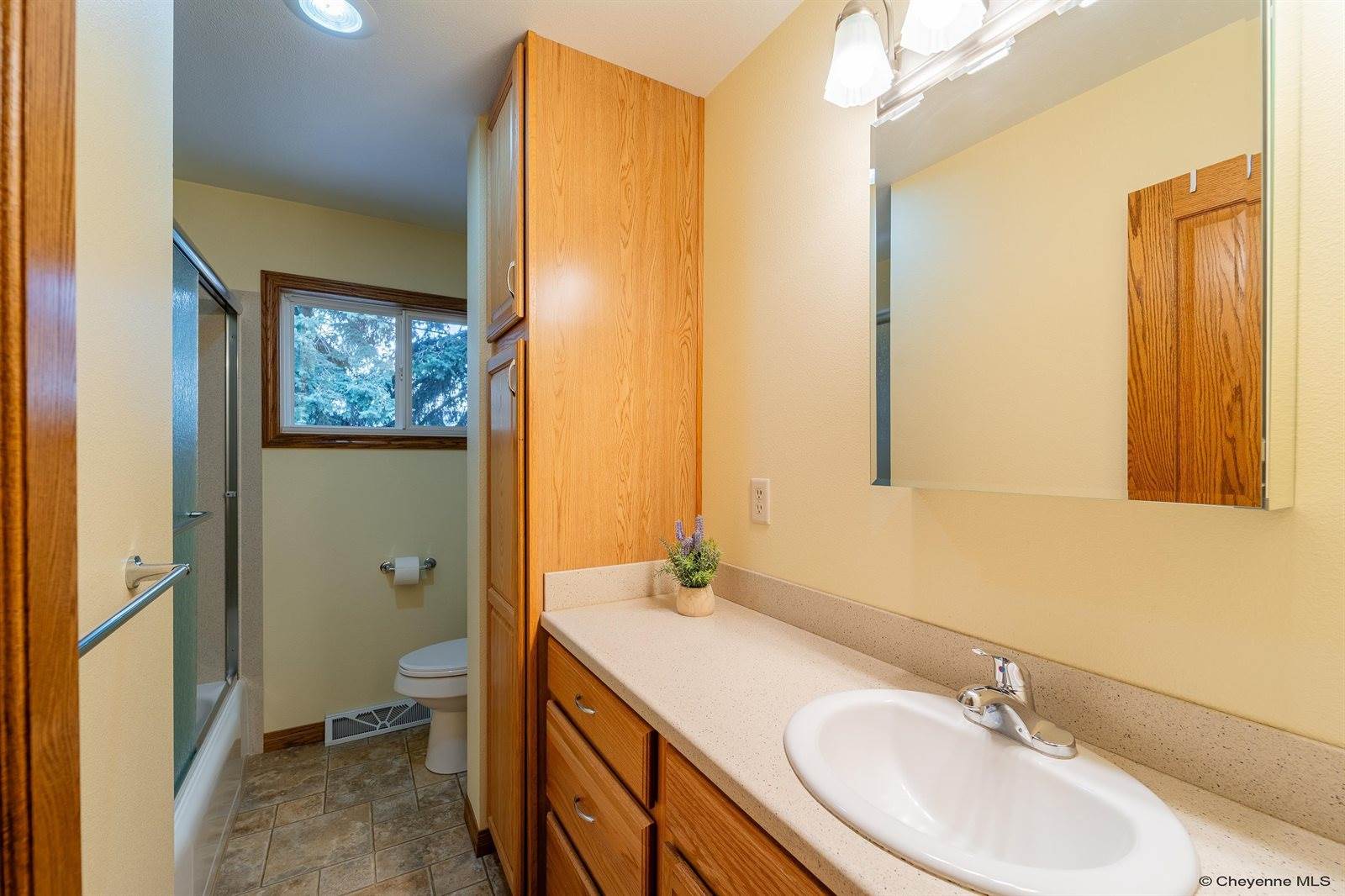 5413 Frederick Dr, Cheyenne, WY 82009