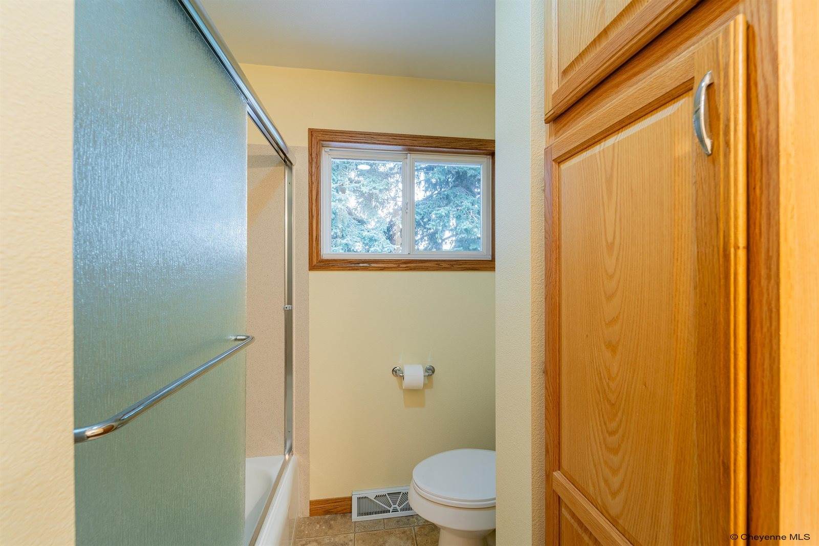 5413 Frederick Dr, Cheyenne, WY 82009