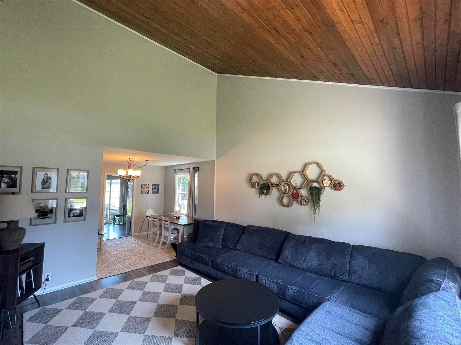 400 W Skyway Drive, Muncie, IN 47303