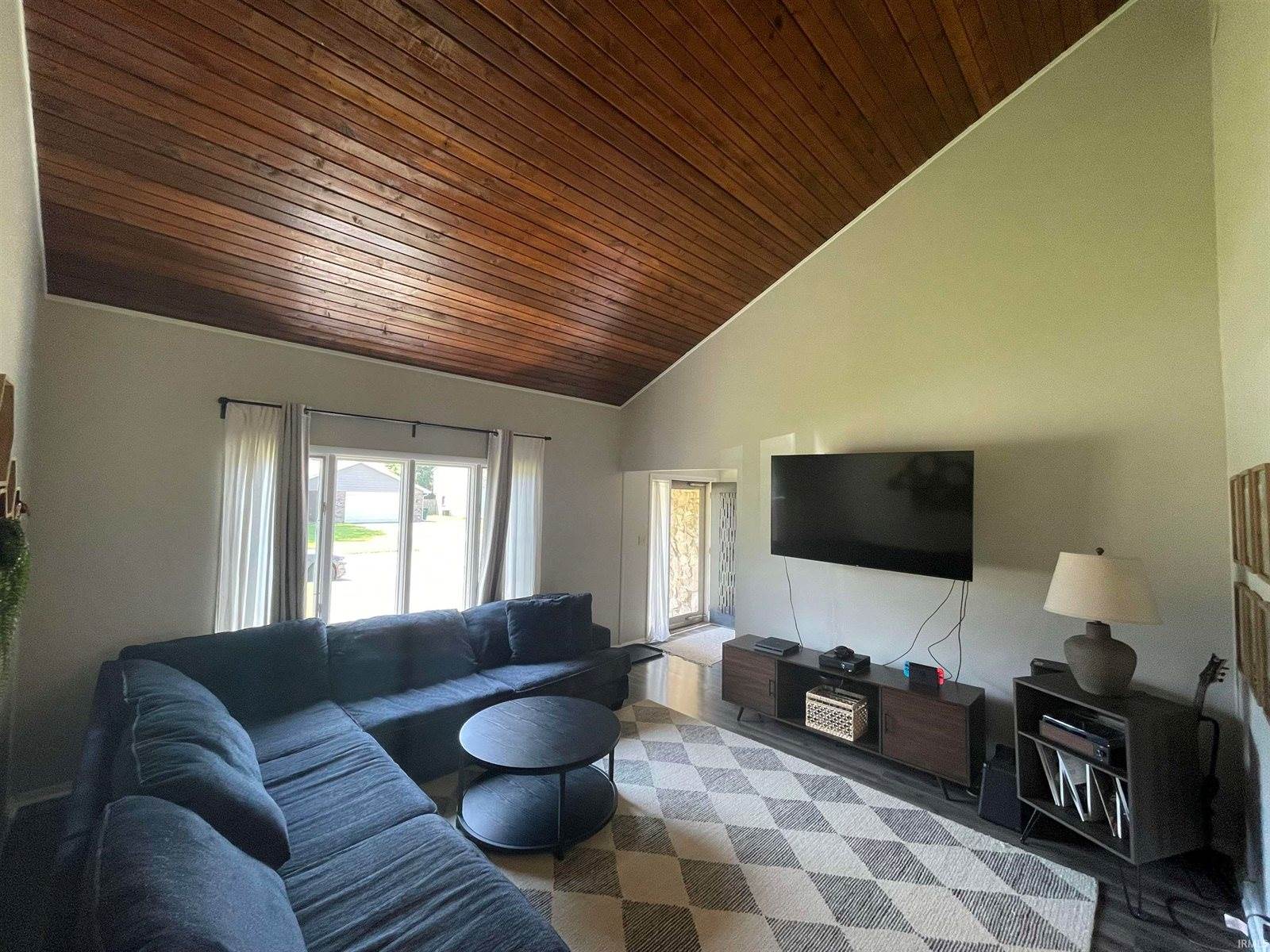 400 W Skyway Drive, Muncie, IN 47303