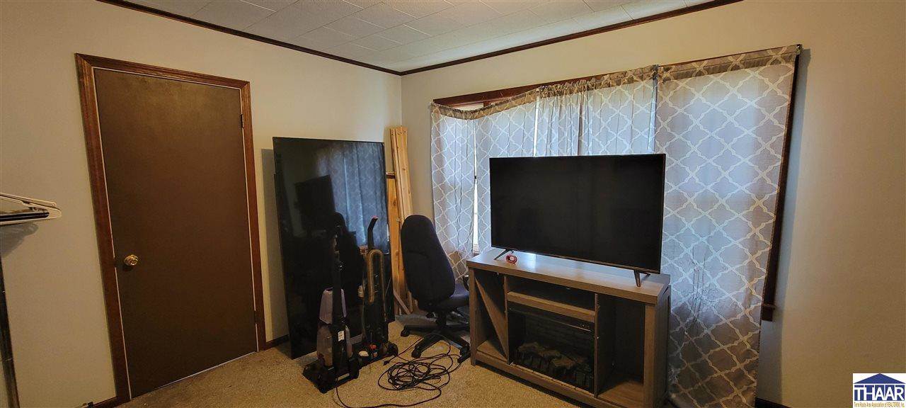 323 Eureka, Clinton, IN 47842