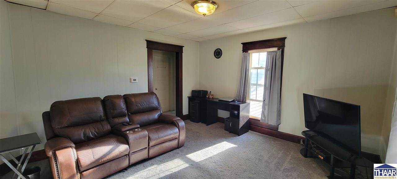 323 Eureka, Clinton, IN 47842