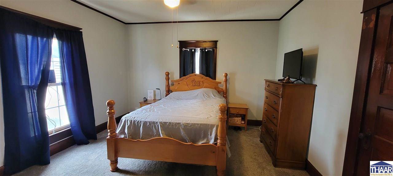 323 Eureka, Clinton, IN 47842