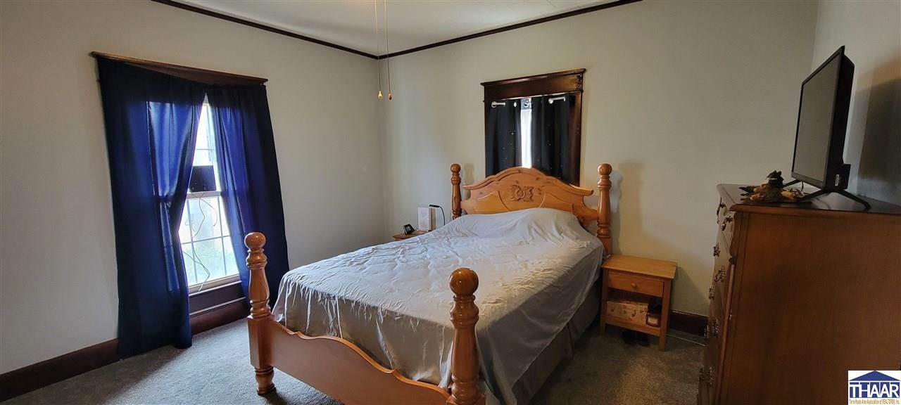 323 Eureka, Clinton, IN 47842