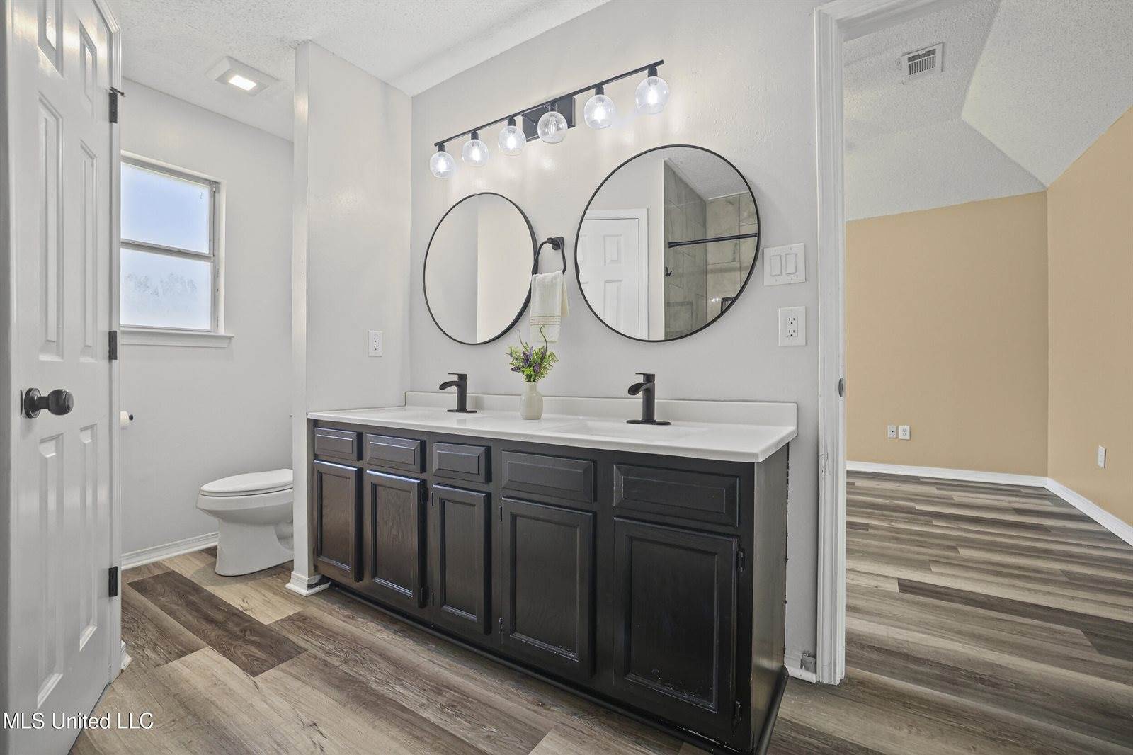 1920 Brookdale Street, Biloxi, MS 39532