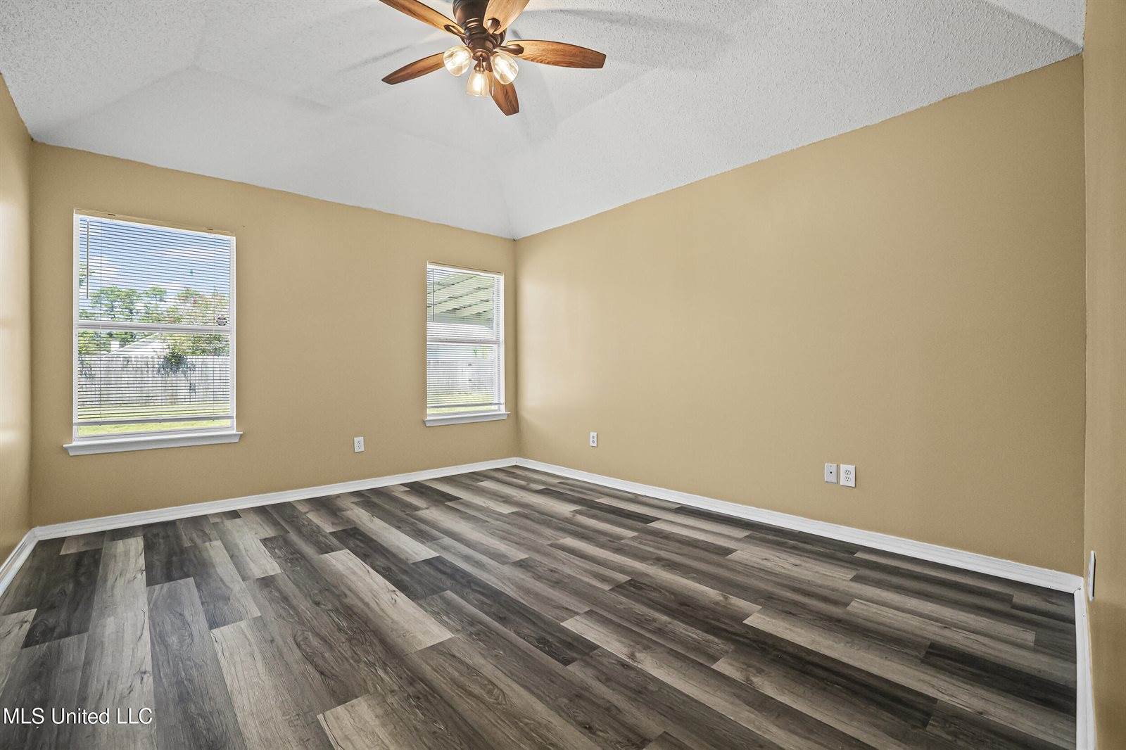 1920 Brookdale Street, Biloxi, MS 39532