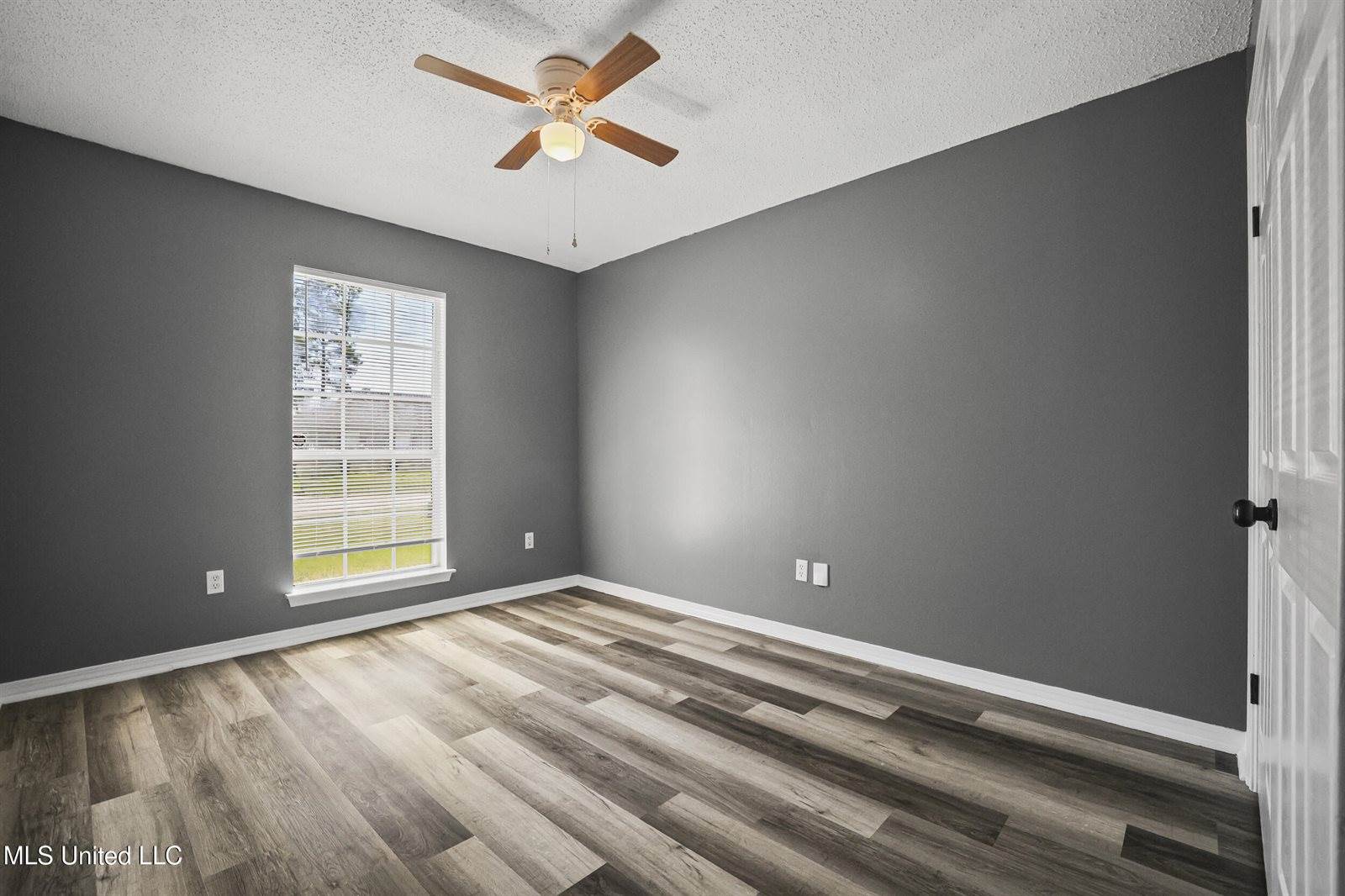 1920 Brookdale Street, Biloxi, MS 39532