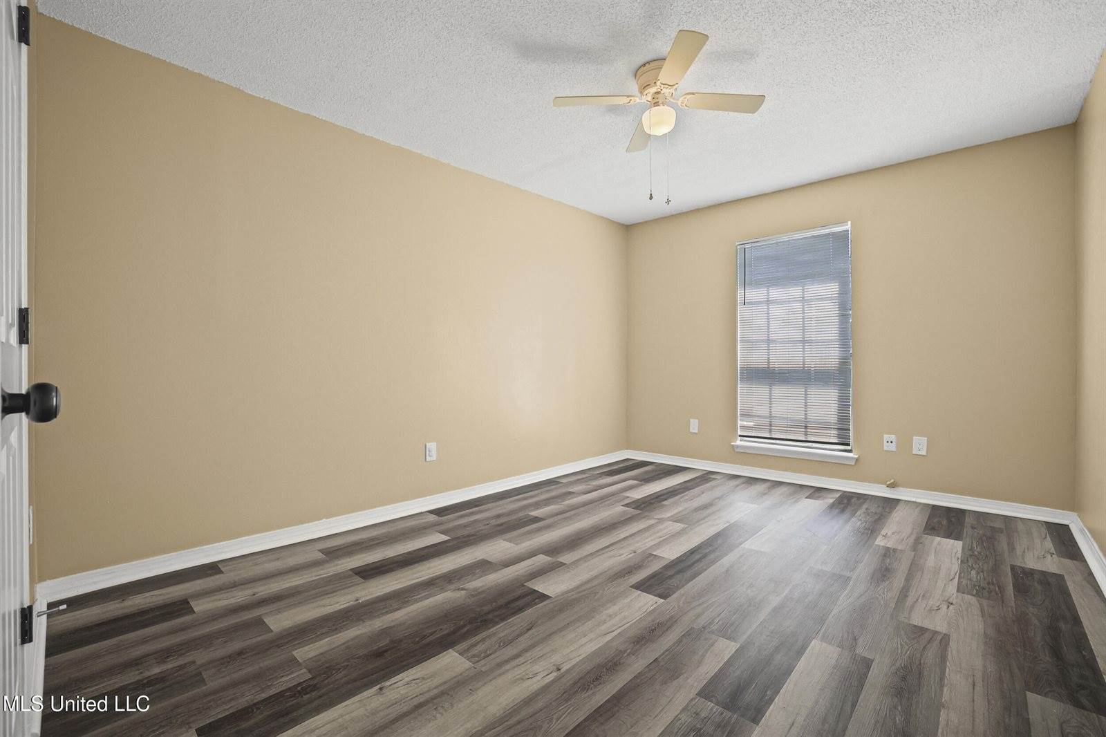 1920 Brookdale Street, Biloxi, MS 39532