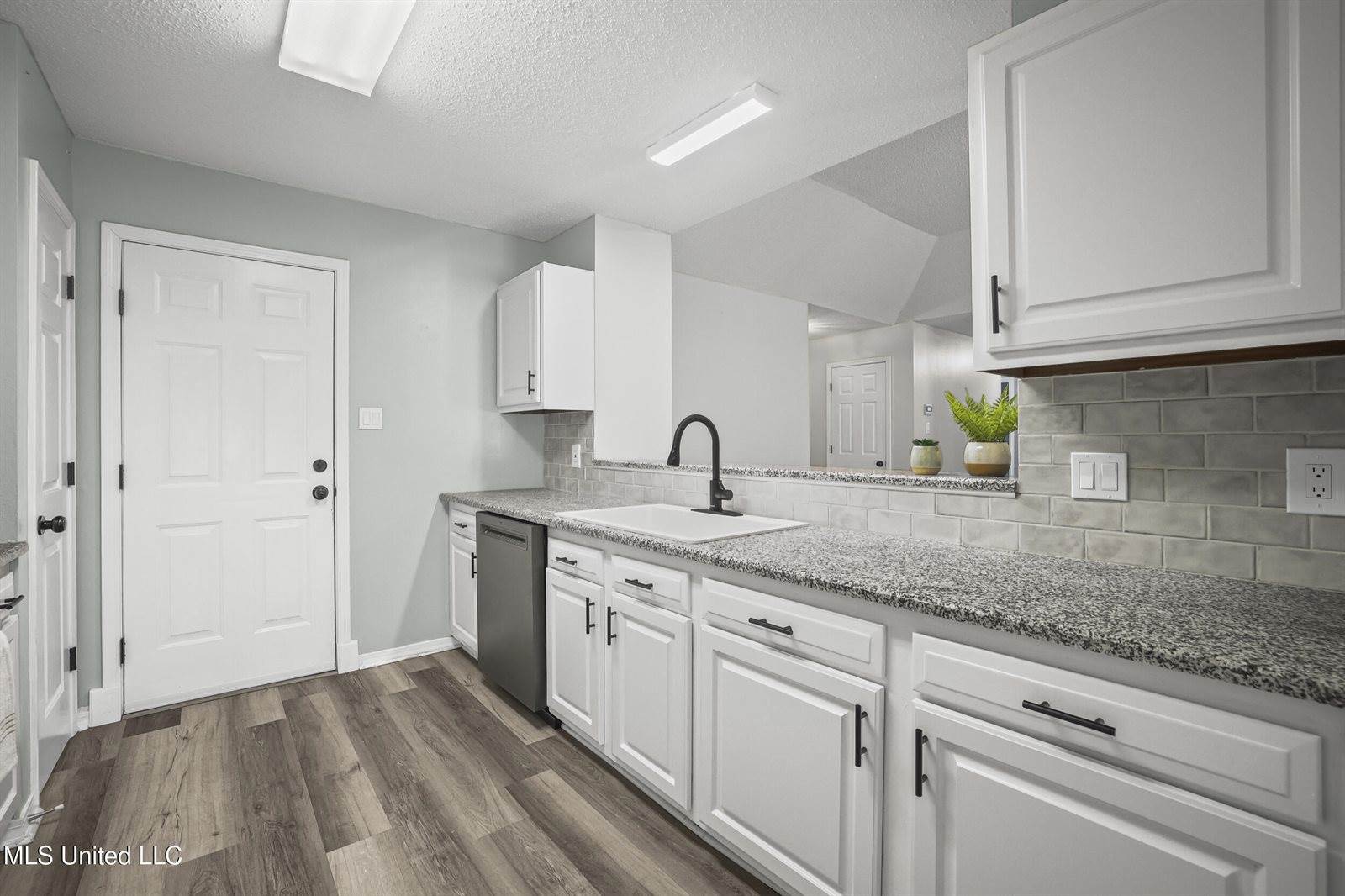 1920 Brookdale Street, Biloxi, MS 39532