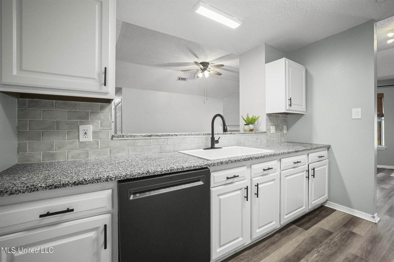 1920 Brookdale Street, Biloxi, MS 39532