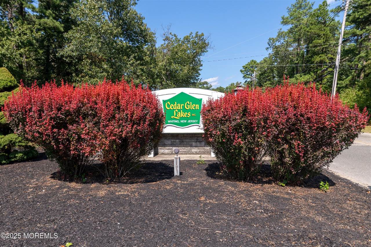 4 California Drive, Whiting, NJ 08759