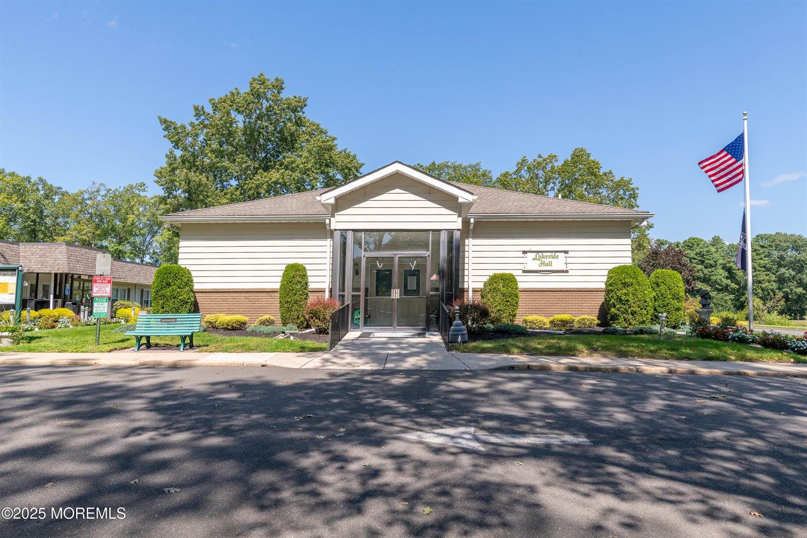 4 California Drive, Whiting, NJ 08759