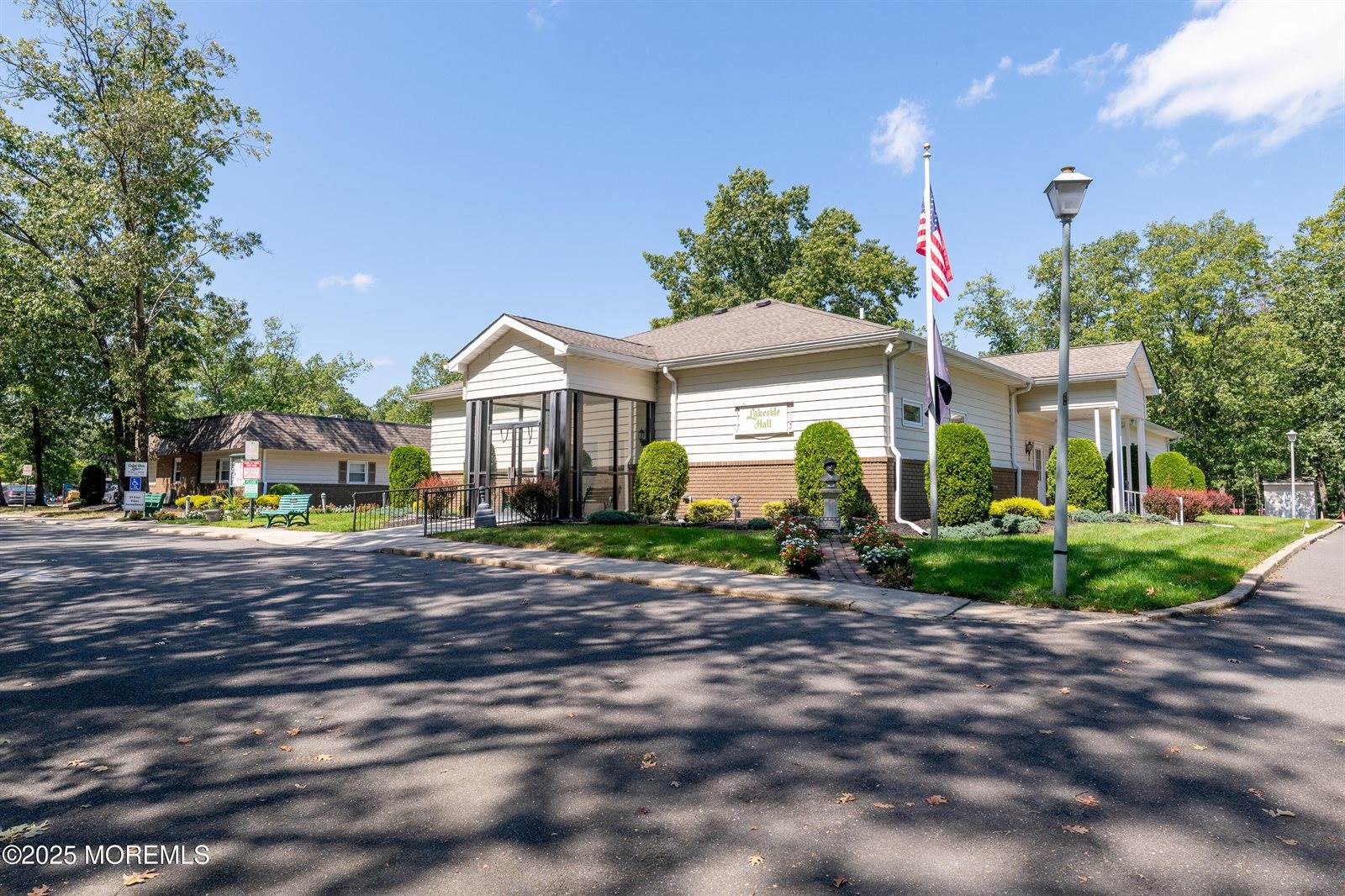 4 California Drive, Whiting, NJ 08759