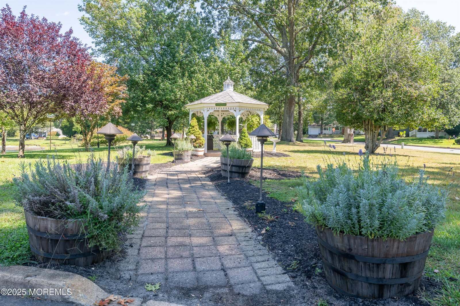 4 California Drive, Whiting, NJ 08759