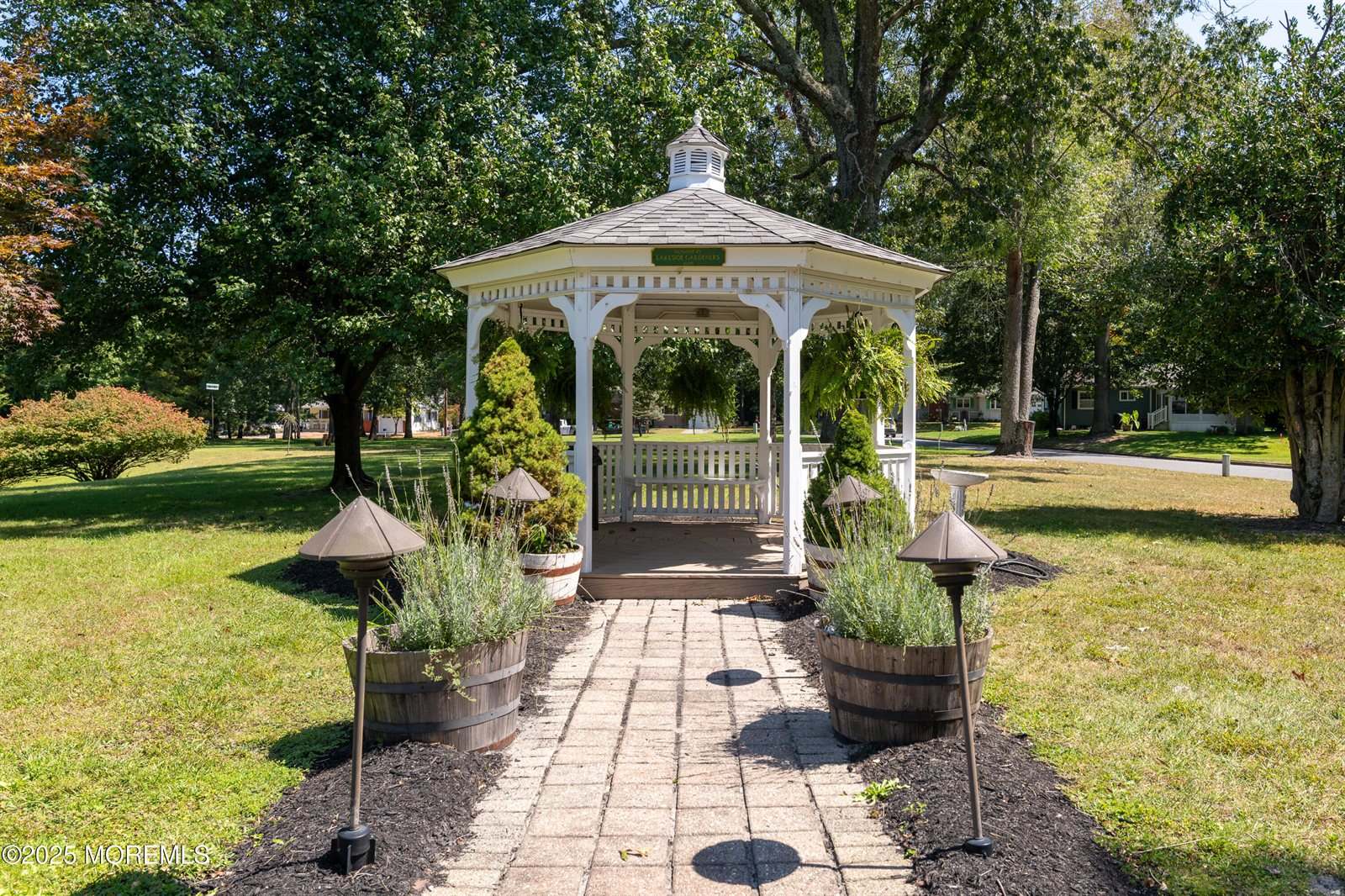 4 California Drive, Whiting, NJ 08759