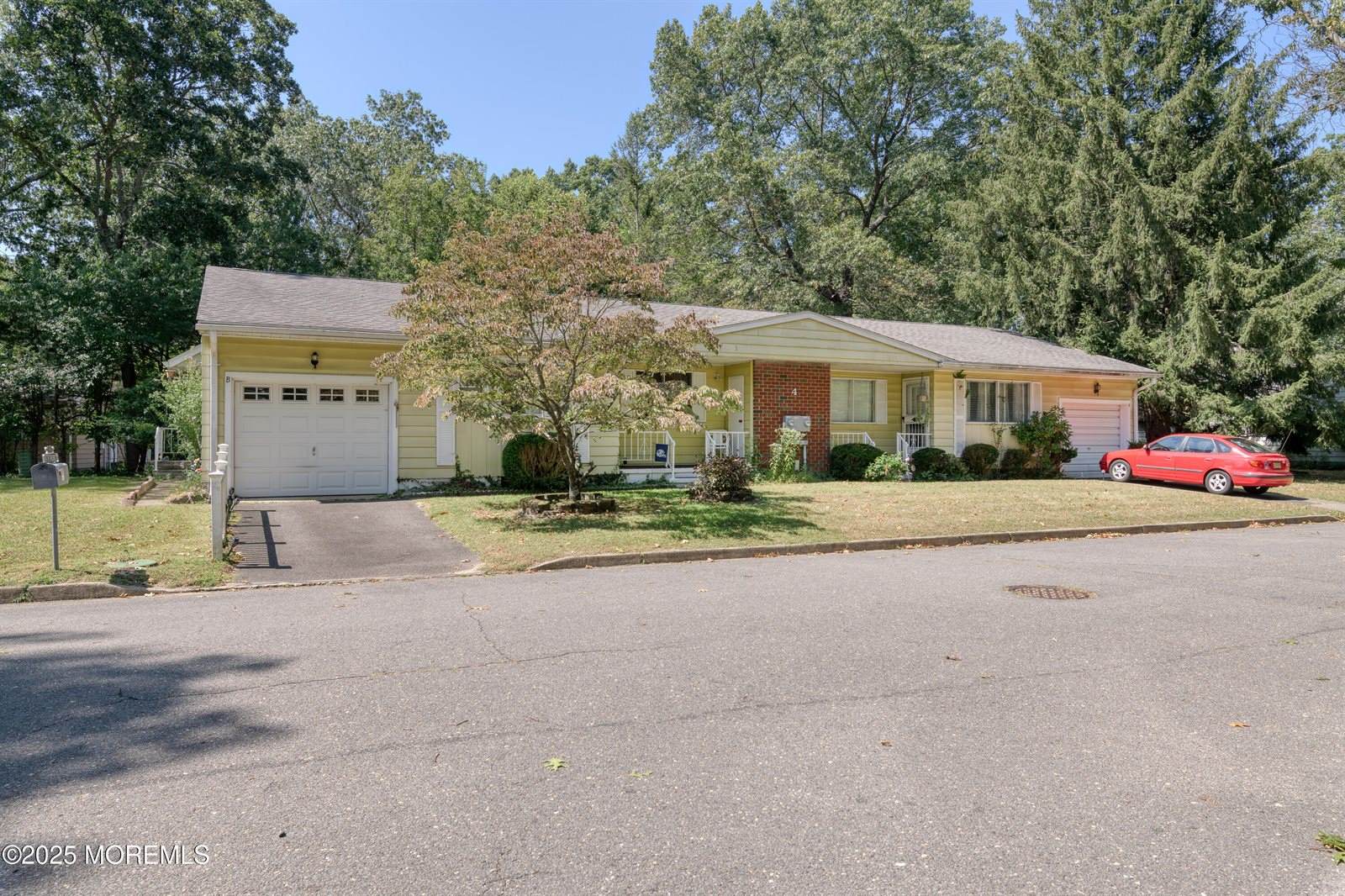 4 California Drive, Whiting, NJ 08759