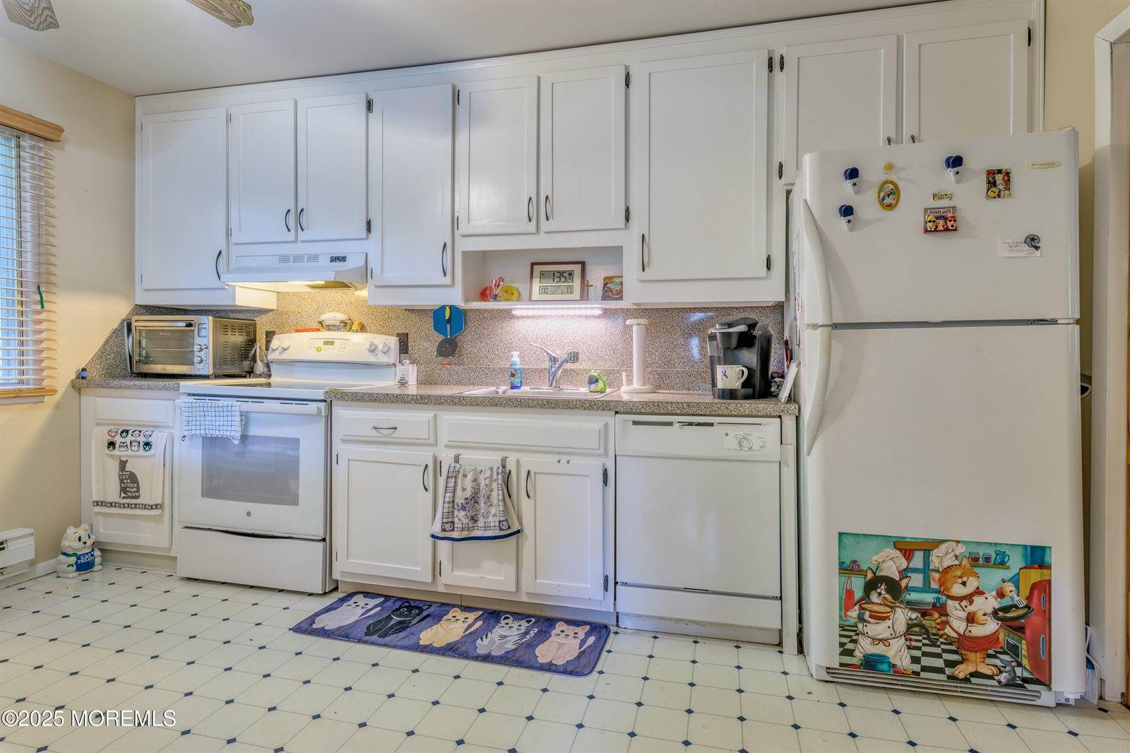 4 California Drive, Whiting, NJ 08759