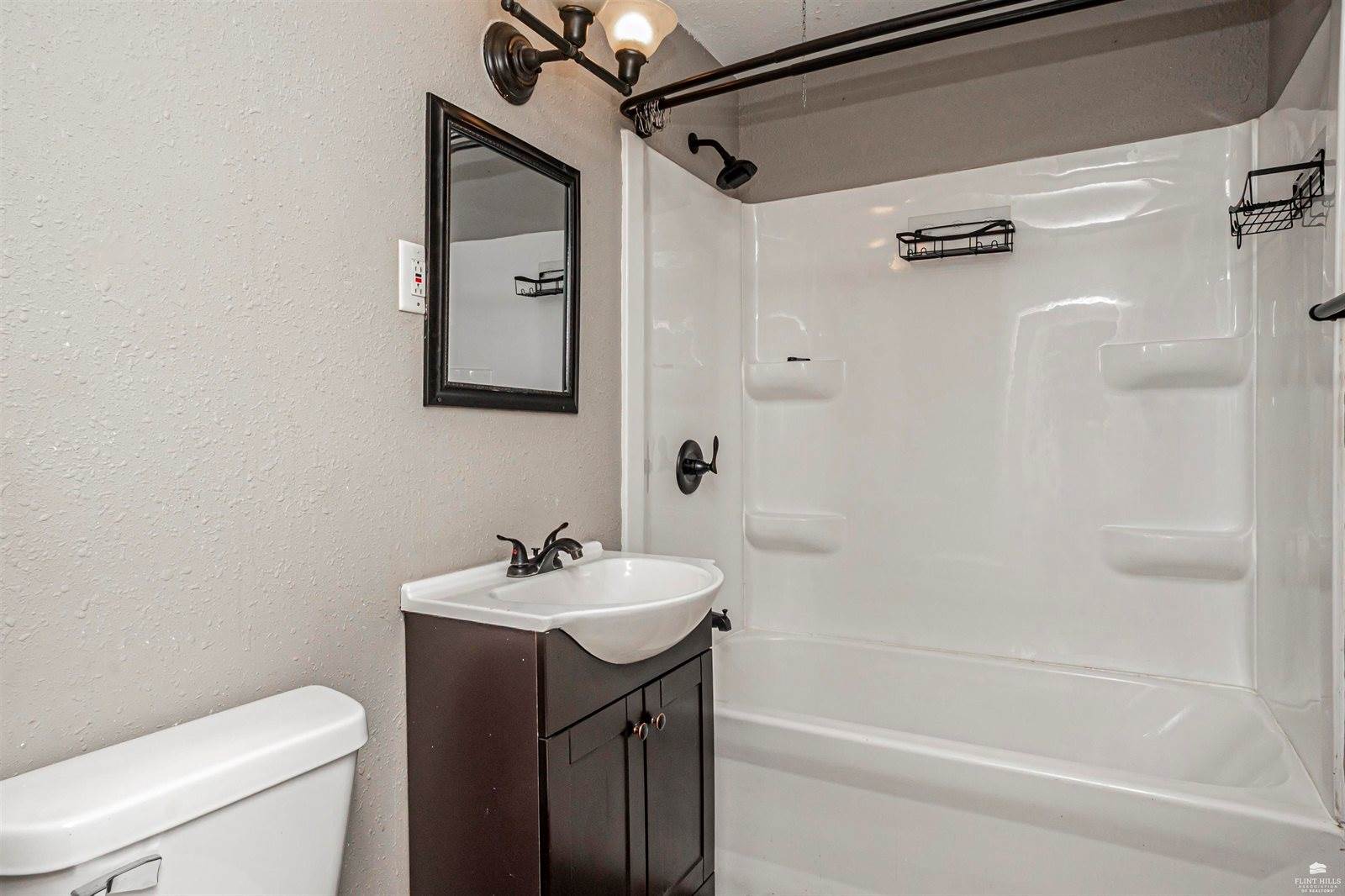 2425 Old 40 Highway, Junction City, KS 66441