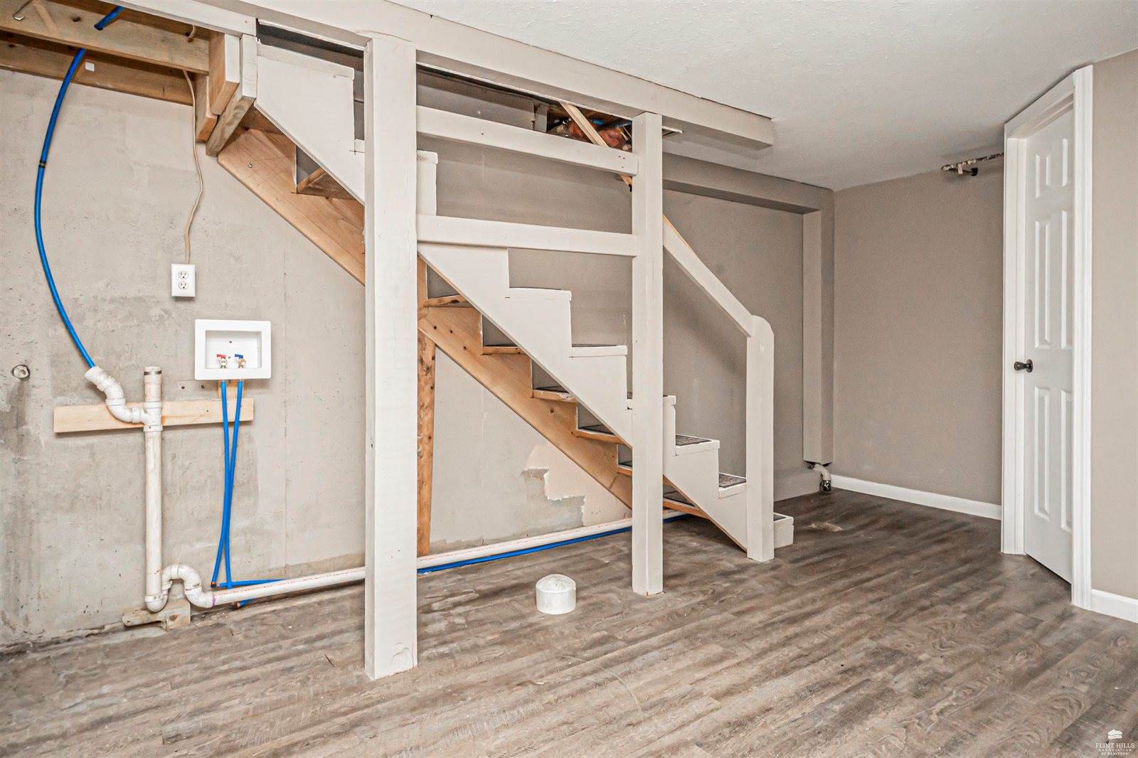 2425 Old 40 Highway, Junction City, KS 66441