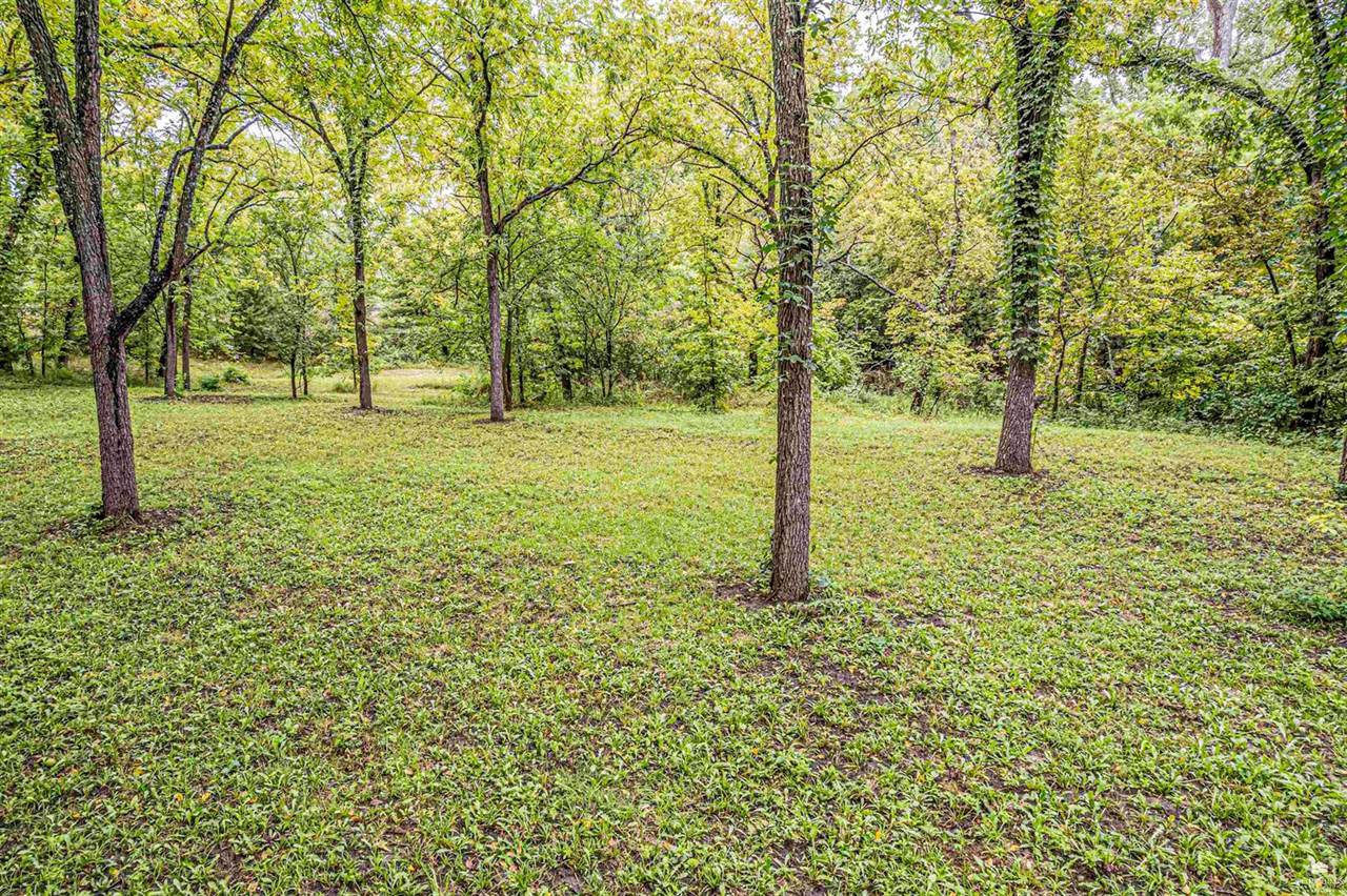 2425 Old 40 Highway, Junction City, KS 66441