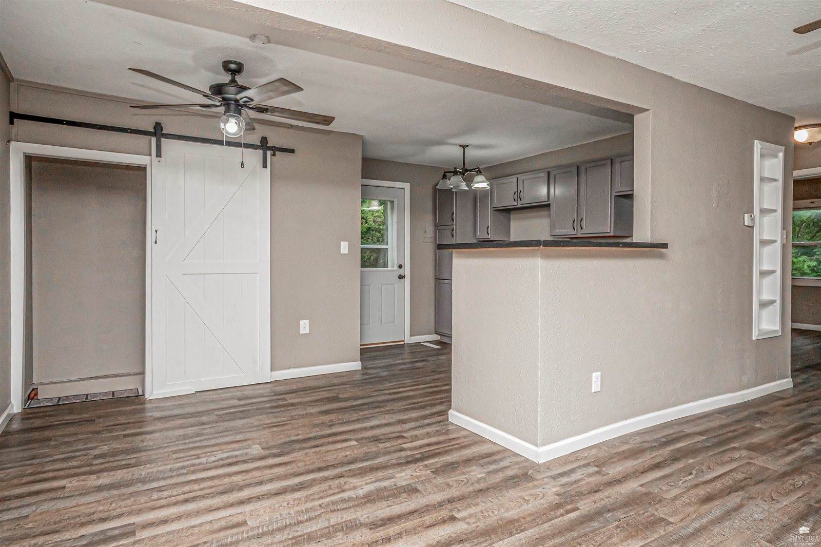 2425 Old 40 Highway, Junction City, KS 66441