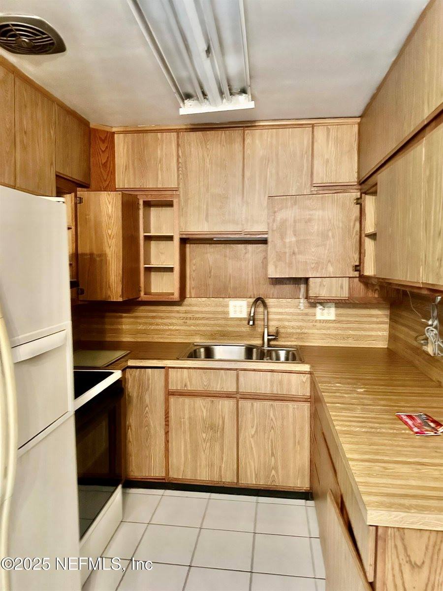 8845 Atter Lane, Jacksonville, FL 32216