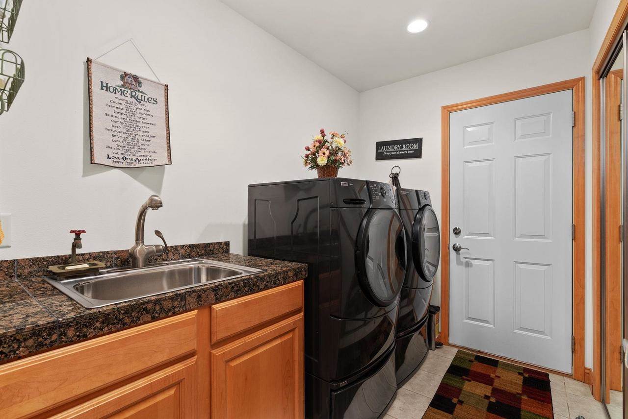 209 Morningside Drive, Deerfield, WI 53531